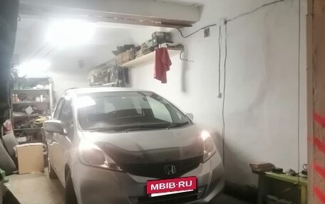 Honda Fit III, 2013 год, 910 000 рублей, 2 фотография