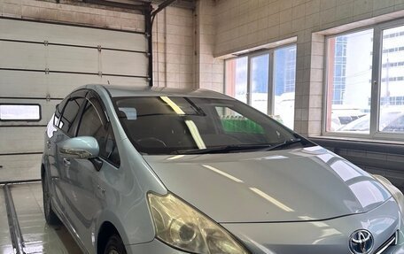 Toyota Prius Alpha I (ZVW40/41), 2013 год, 1 150 000 рублей, 4 фотография