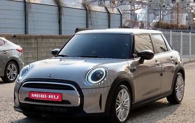 MINI Hatch, 2021 год, 1 870 000 рублей, 1 фотография