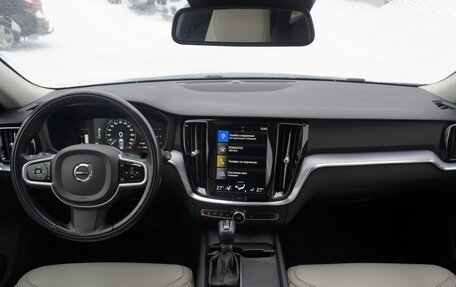 Volvo V60 Cross Country II, 2019 год, 3 580 000 рублей, 11 фотография