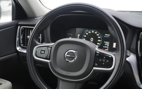 Volvo V60 Cross Country II, 2019 год, 3 580 000 рублей, 12 фотография