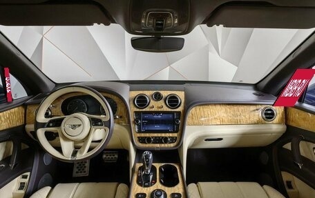 Bentley Bentayga I, 2018 год, 9 800 000 рублей, 14 фотография