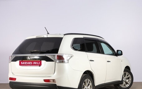 Mitsubishi Outlander III рестайлинг 3, 2013 год, 1 899 000 рублей, 7 фотография