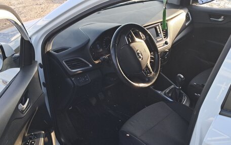 Hyundai Solaris II рестайлинг, 2017 год, 1 250 000 рублей, 7 фотография