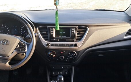 Hyundai Solaris II рестайлинг, 2017 год, 1 250 000 рублей, 8 фотография