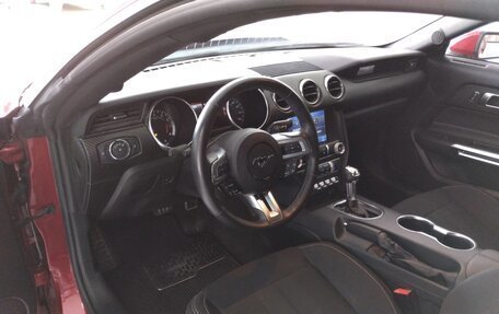 Ford Mustang VI рестайлинг, 2022 год, 2 990 000 рублей, 7 фотография