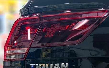 Volkswagen Tiguan II, 2018 год, 2 380 000 рублей, 6 фотография