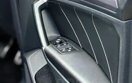 Volkswagen Tiguan II, 2018 год, 2 380 000 рублей, 17 фотография