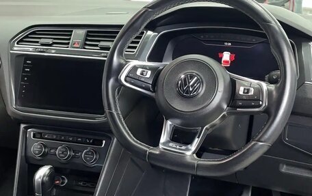 Volkswagen Tiguan II, 2018 год, 2 380 000 рублей, 21 фотография