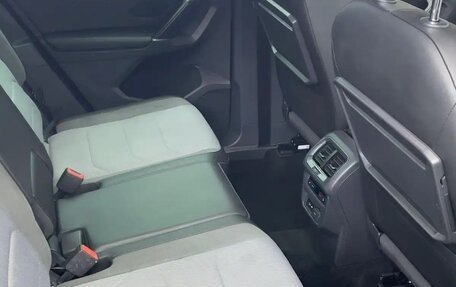 Volkswagen Tiguan II, 2018 год, 2 380 000 рублей, 24 фотография