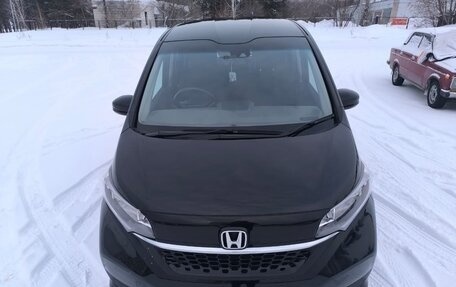 Honda Freed II, 2021 год, 1 700 000 рублей, 3 фотография