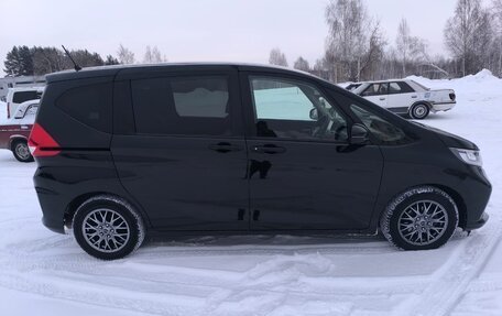 Honda Freed II, 2021 год, 1 700 000 рублей, 11 фотография