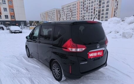 Honda Freed II, 2021 год, 1 700 000 рублей, 7 фотография