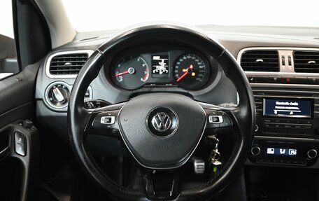 Volkswagen Polo VI (EU Market), 2016 год, 940 000 рублей, 13 фотография