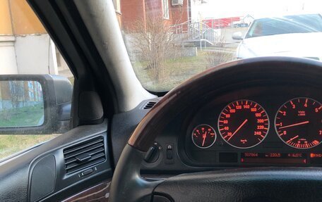 BMW 5 серия, 2002 год, 840 000 рублей, 39 фотография