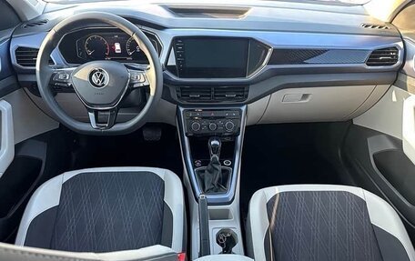 Volkswagen T-Cross I, 2022 год, 1 760 000 рублей, 7 фотография