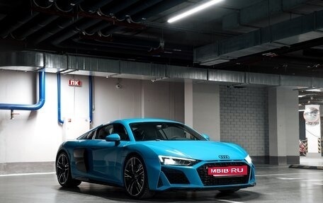 Audi R8, 2023 год, 19 000 000 рублей, 6 фотография