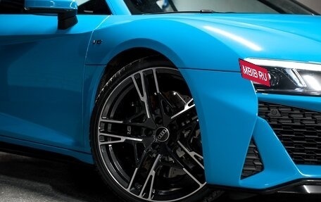 Audi R8, 2023 год, 19 000 000 рублей, 7 фотография