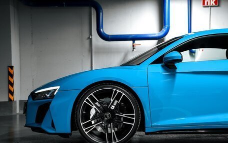 Audi R8, 2023 год, 19 000 000 рублей, 13 фотография