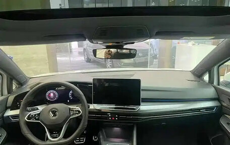 Volkswagen Golf VIII, 2025 год, 3 850 000 рублей, 4 фотография