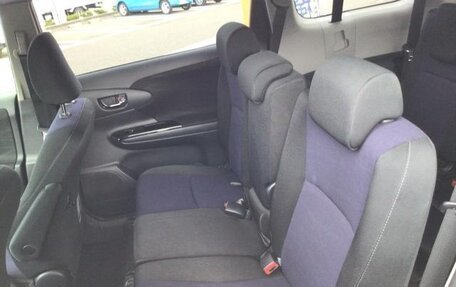 Toyota Wish II, 2016 год, 1 310 000 рублей, 13 фотография