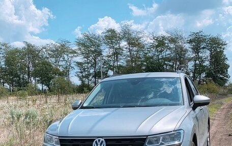 Volkswagen Tiguan II, 2019 год, 3 000 000 рублей, 1 фотография