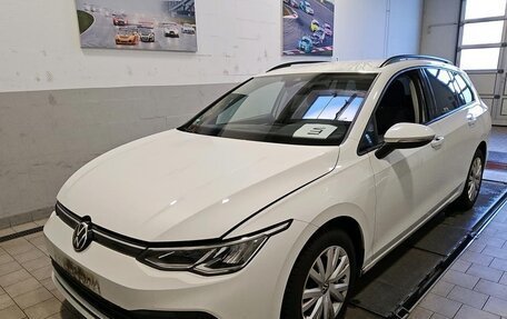 Volkswagen Golf VIII, 2022 год, 2 162 000 рублей, 2 фотография