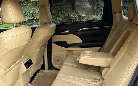 Toyota Highlander III, 2014 год, 3 900 000 рублей, 18 фотография