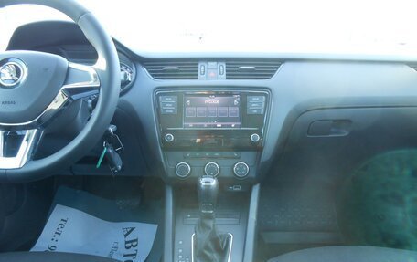 Skoda Octavia, 2018 год, 1 600 000 рублей, 11 фотография