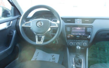 Skoda Octavia, 2018 год, 1 600 000 рублей, 10 фотография