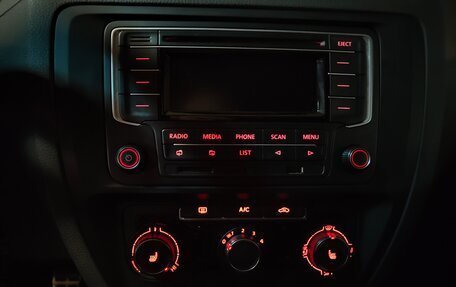 Volkswagen Jetta VI, 2015 год, 1 250 000 рублей, 13 фотография