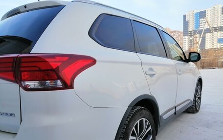 Mitsubishi Outlander III рестайлинг 3, 2016 год, 1 950 000 рублей, 15 фотография