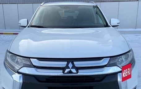 Mitsubishi Outlander III рестайлинг 3, 2016 год, 1 950 000 рублей, 11 фотография