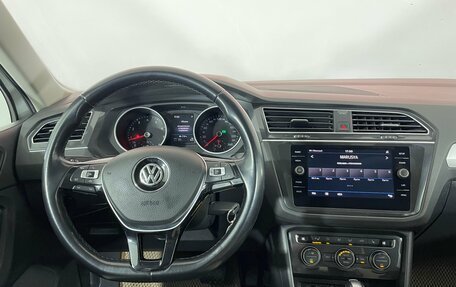 Volkswagen Tiguan II, 2020 год, 2 040 000 рублей, 13 фотография