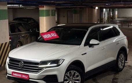 Volkswagen Touareg III, 2018 год, 4 589 000 рублей, 1 фотография