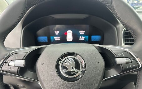 Skoda Karoq I, 2022 год, 2 352 000 рублей, 8 фотография