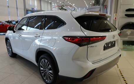 Toyota Highlander, 2025 год, 6 000 000 рублей, 6 фотография