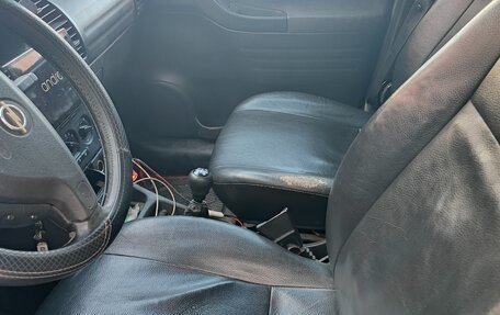 Opel Zafira A рестайлинг, 2001 год, 325 000 рублей, 17 фотография