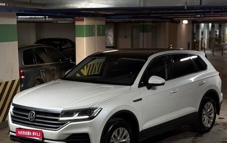 Volkswagen Touareg III, 2018 год, 4 589 000 рублей, 4 фотография
