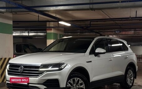 Volkswagen Touareg III, 2018 год, 4 589 000 рублей, 2 фотография