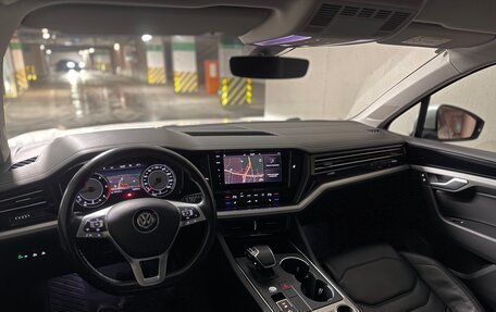 Volkswagen Touareg III, 2018 год, 4 589 000 рублей, 9 фотография