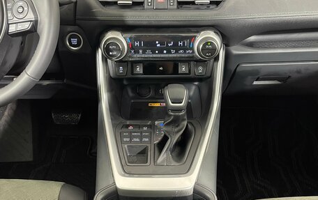 Toyota RAV4, 2025 год, 4 299 000 рублей, 16 фотография