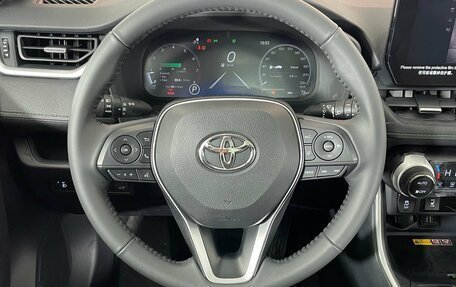 Toyota RAV4, 2025 год, 4 299 000 рублей, 13 фотография