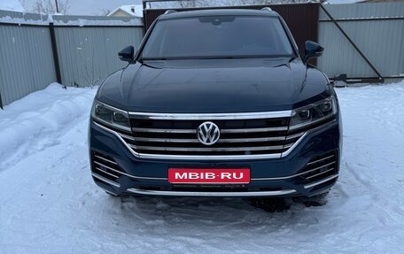 Volkswagen Touareg III, 2018 год, 5 200 000 рублей, 1 фотография