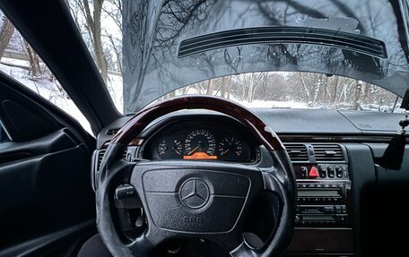 Mercedes-Benz E-Класс, 1997 год, 370 000 рублей, 11 фотография