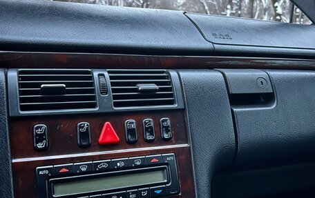 Mercedes-Benz E-Класс, 1997 год, 370 000 рублей, 13 фотография