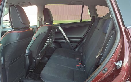 Toyota RAV4, 2018 год, 3 490 000 рублей, 12 фотография