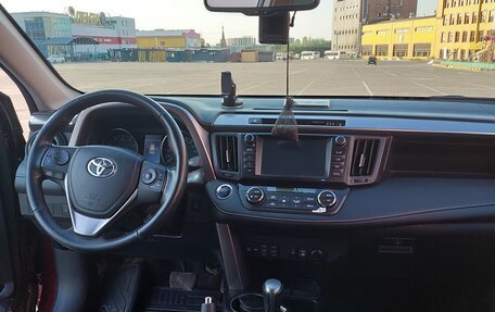 Toyota RAV4, 2018 год, 3 490 000 рублей, 9 фотография