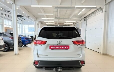 Toyota Highlander III, 2018 год, 4 199 000 рублей, 5 фотография