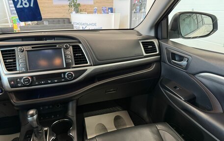 Toyota Highlander III, 2018 год, 4 199 000 рублей, 15 фотография